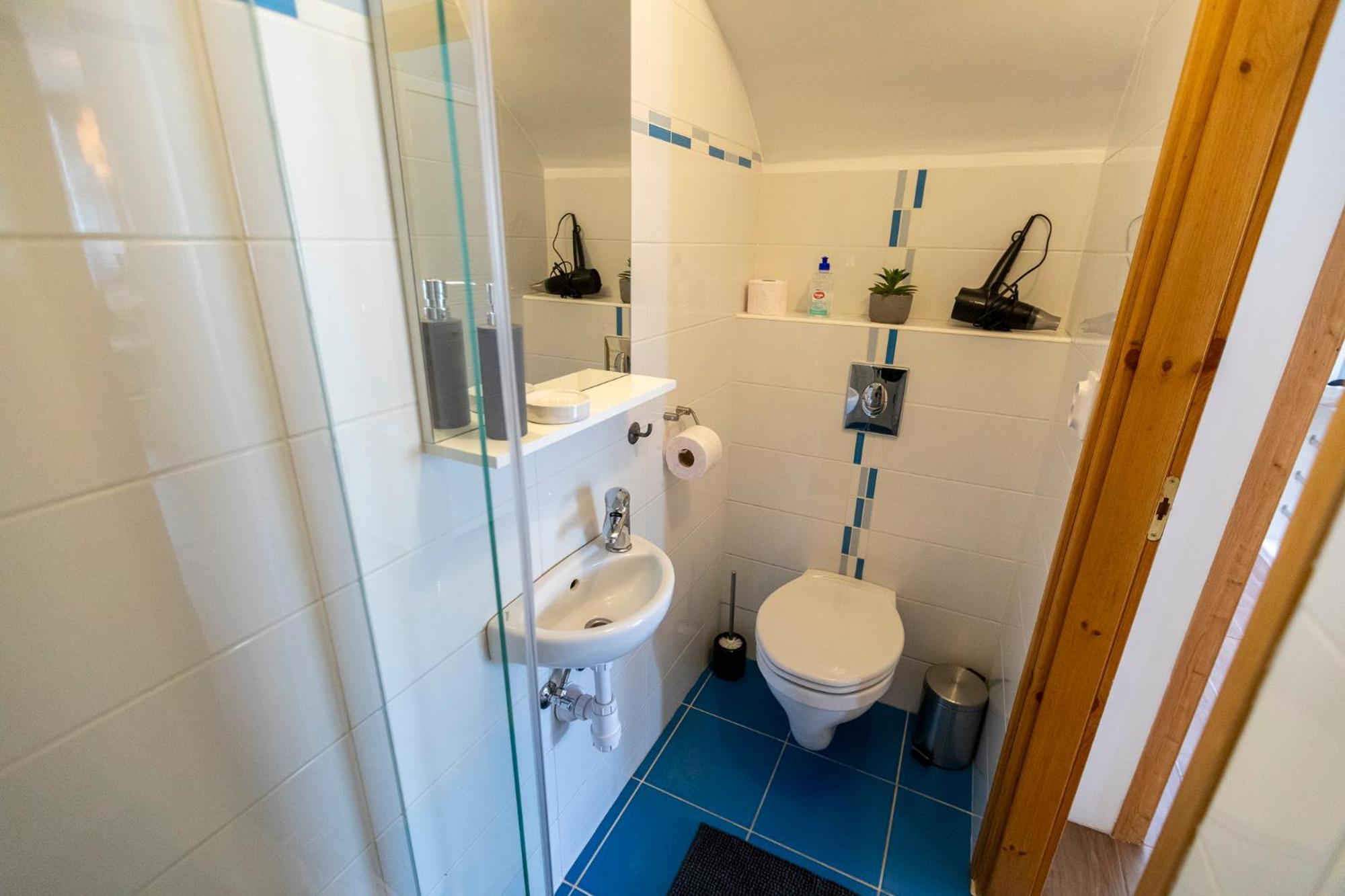 Park Apartman Sarrod Buitenkant foto