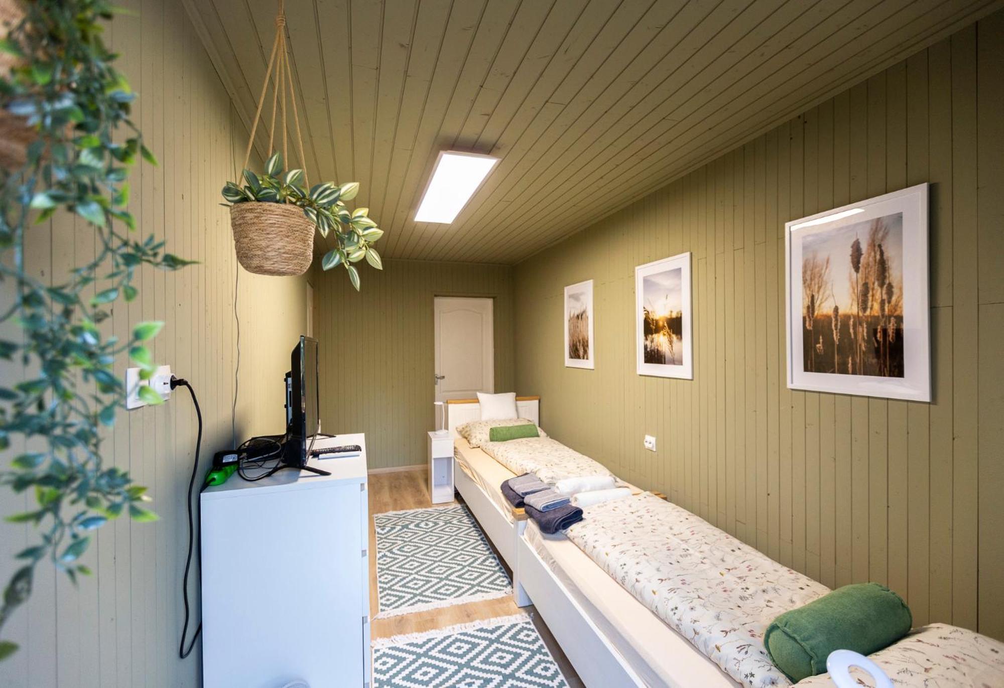 Park Apartman Sarrod Buitenkant foto